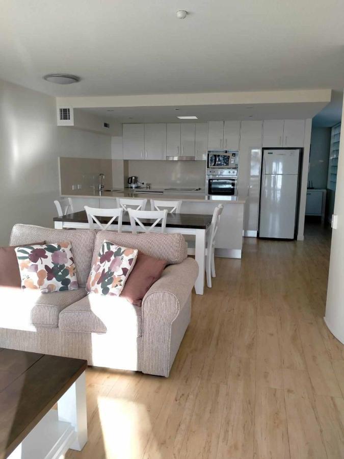 Camargue Beachfront Apartments Maroochydore Kültér fotó